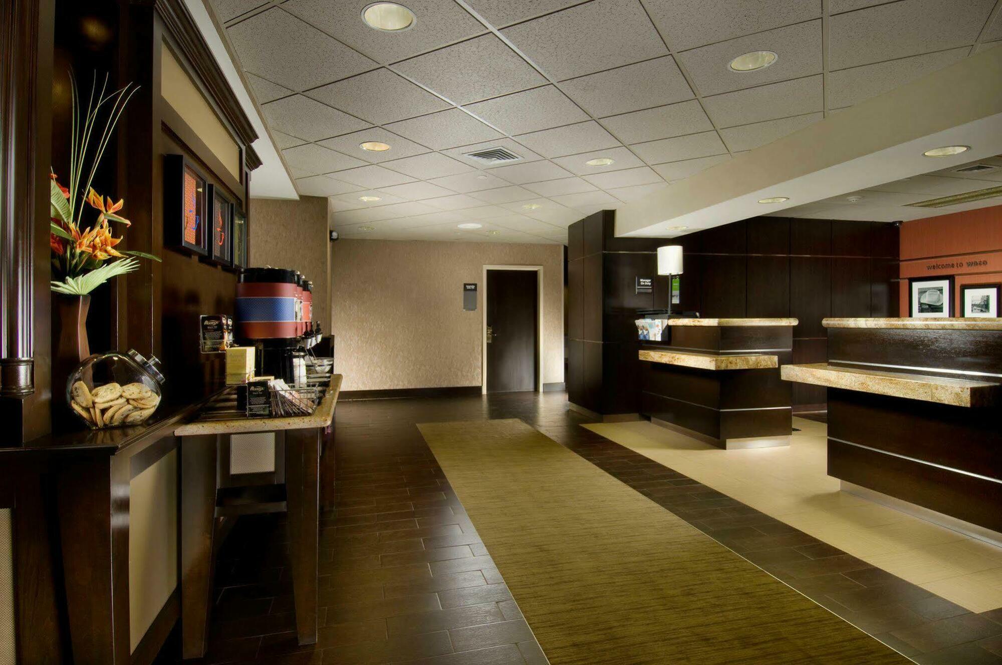Hampton Inn Waco North Екстериор снимка