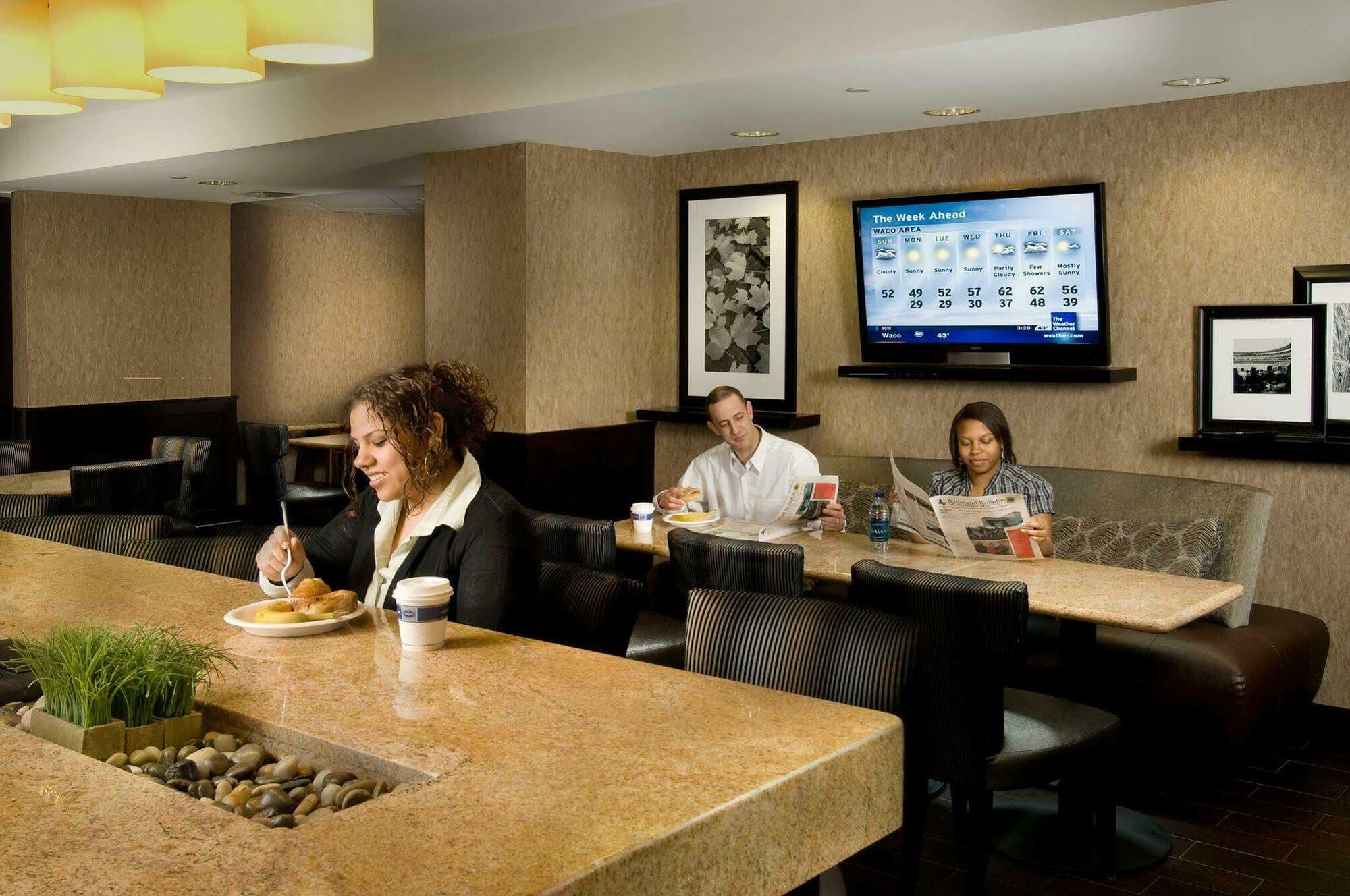 Hampton Inn Waco North Екстериор снимка